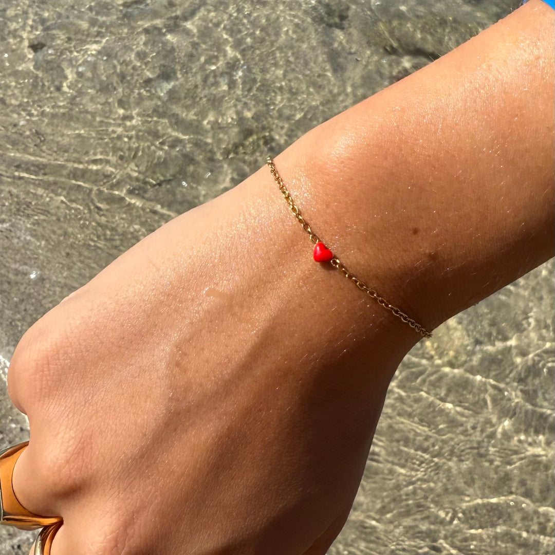 Mini Red Heart Armbånd – 18K Guldbelagt